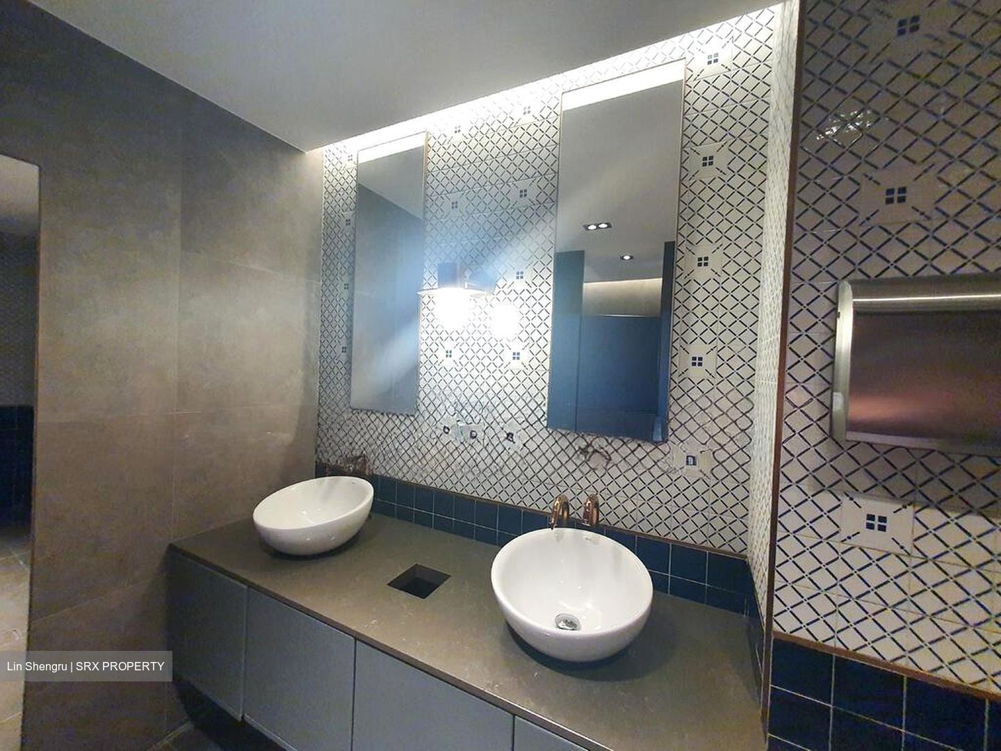 SINSOV BUILDING (D1), Office #496049311